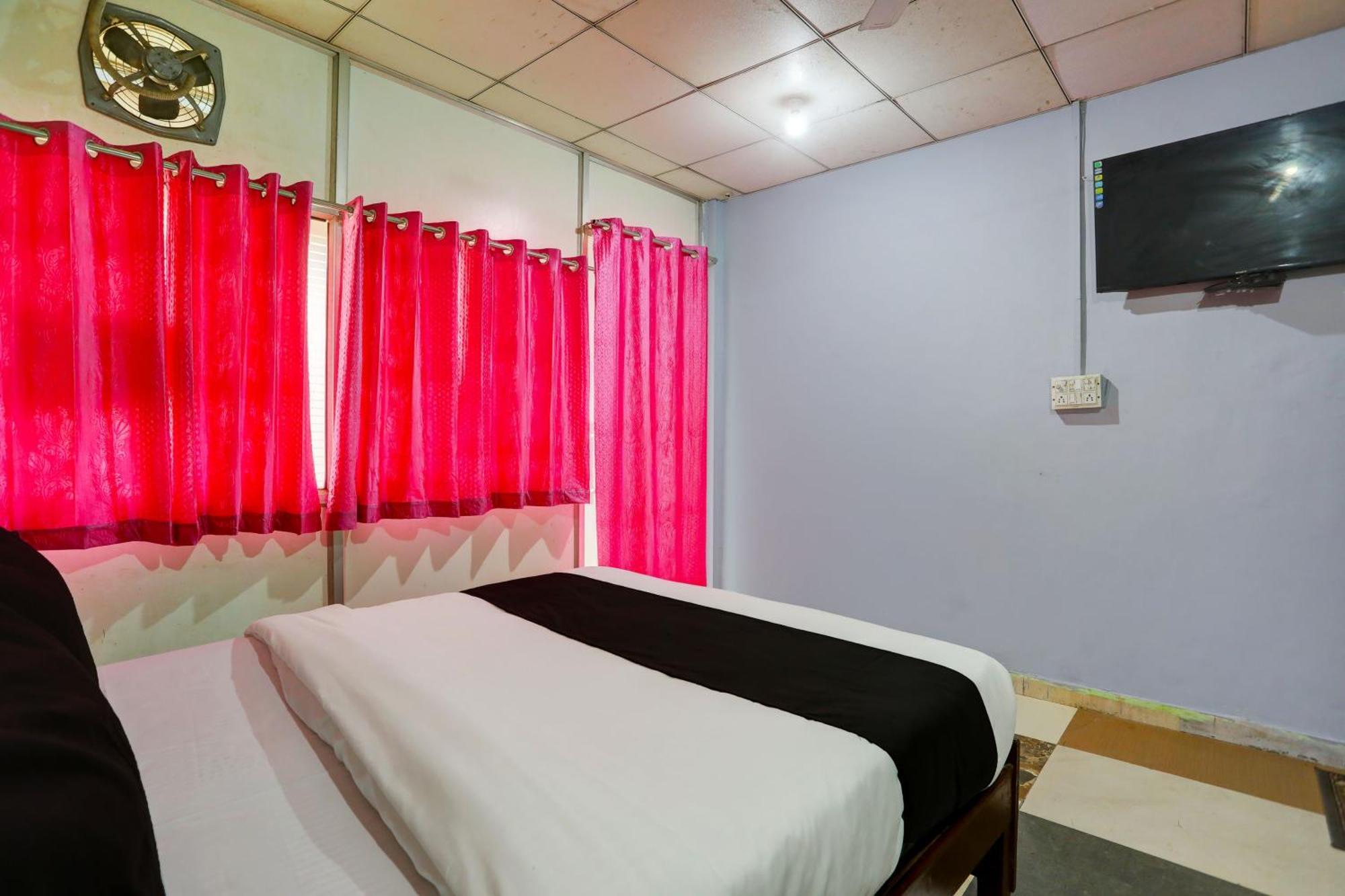 Collection O Harsh Hotel & Restaurant Bhiwadi ภายนอก รูปภาพ