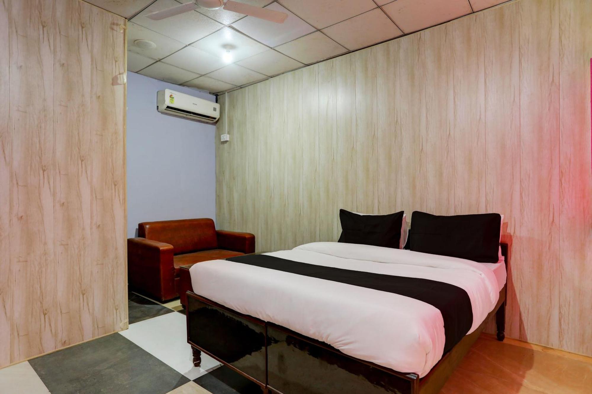 Collection O Harsh Hotel & Restaurant Bhiwadi ภายนอก รูปภาพ