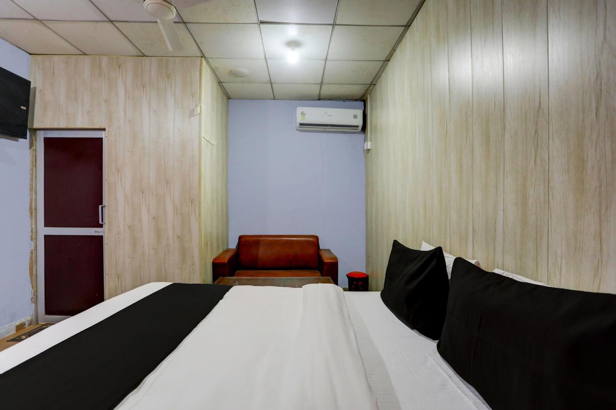 Collection O Harsh Hotel & Restaurant Bhiwadi ภายนอก รูปภาพ
