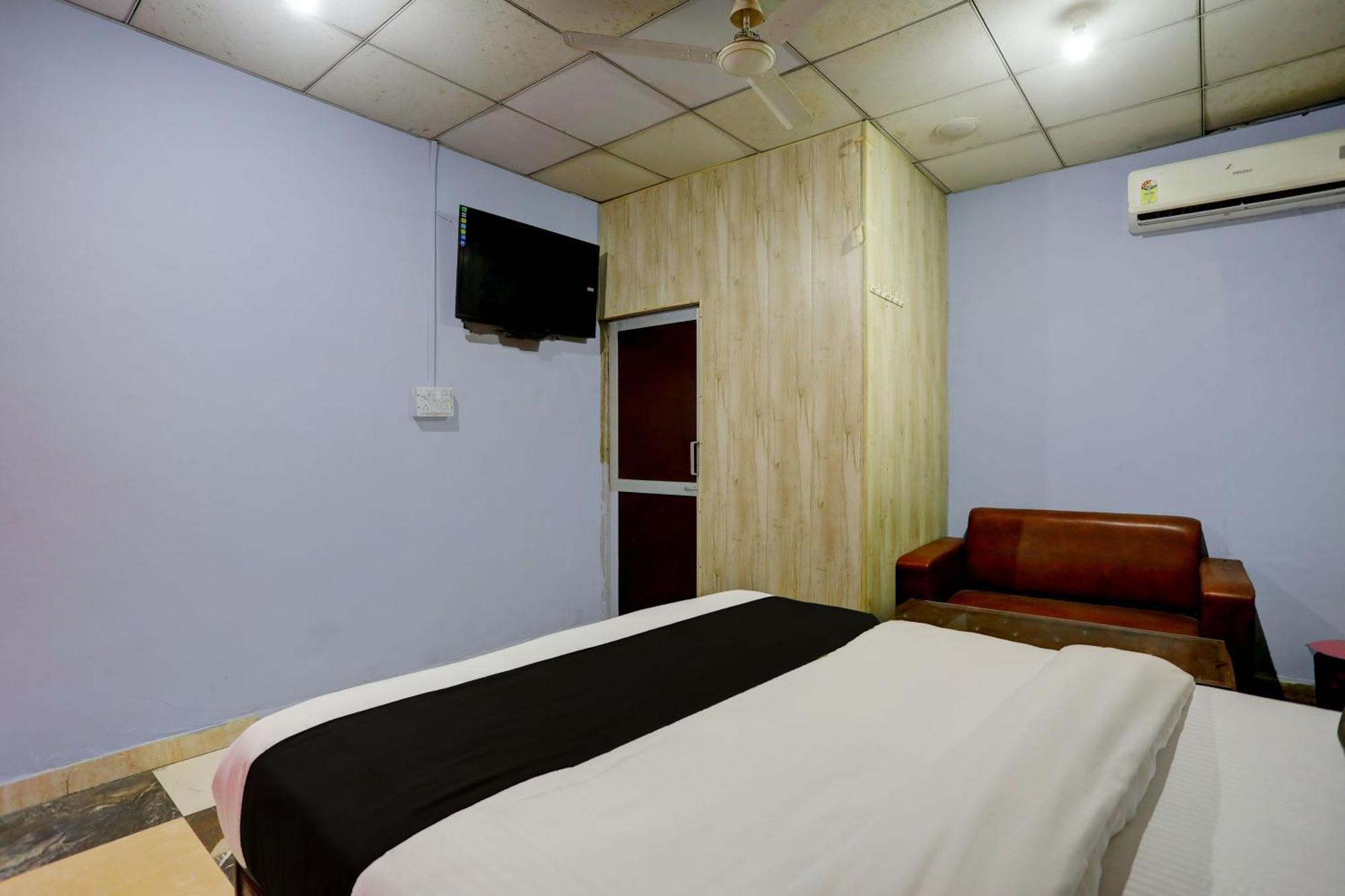 Collection O Harsh Hotel & Restaurant Bhiwadi ภายนอก รูปภาพ